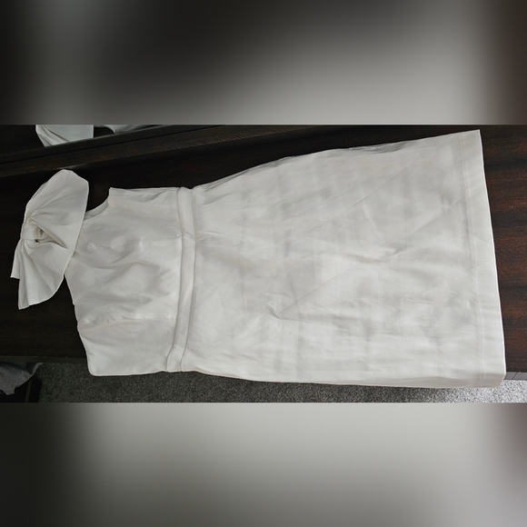 Dress - Picture 7 of 8